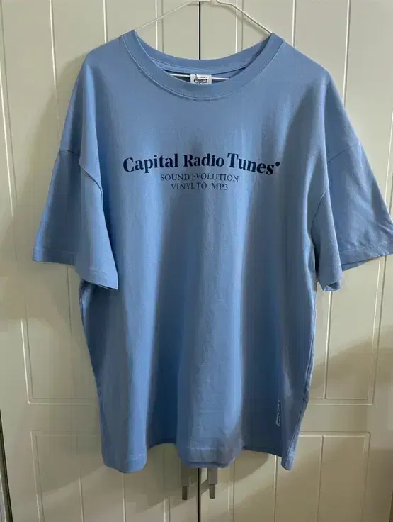 Capital Radio Tunes Short Sleeve Size L