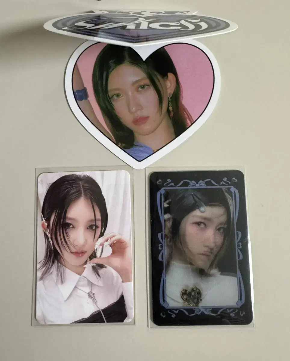 Iveswitch Gaeul Photocard Set