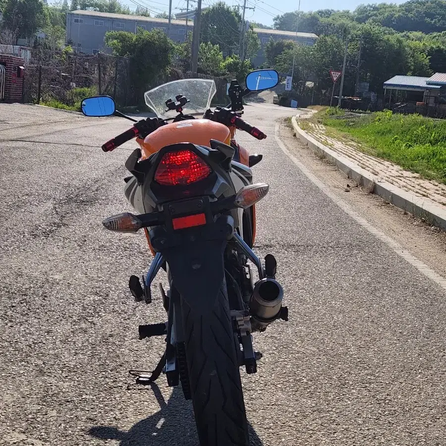 cbr125 15년식 19000키로 sc머플러 165만원판매합니다