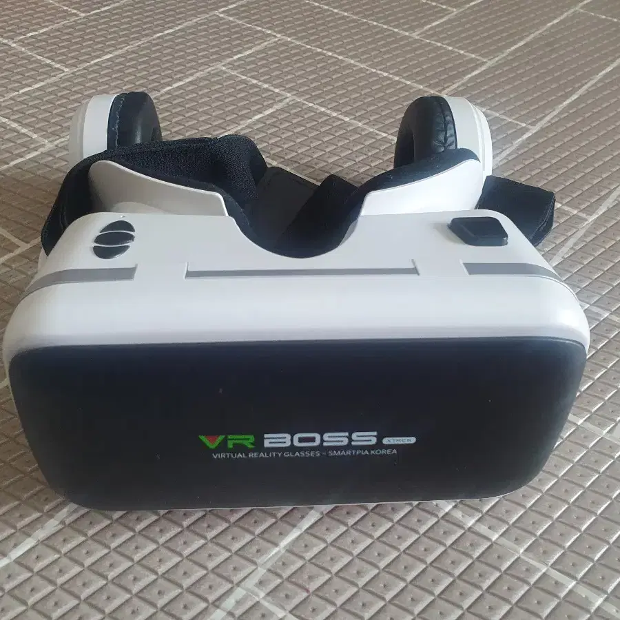 VR BOSS 헤드폰 통합형 가상현실기기