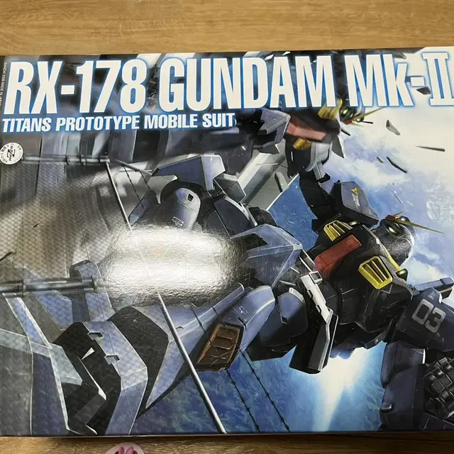 MG RX-178 건담 MK2 티탄즈 버전 개봉 및 일부 가조립