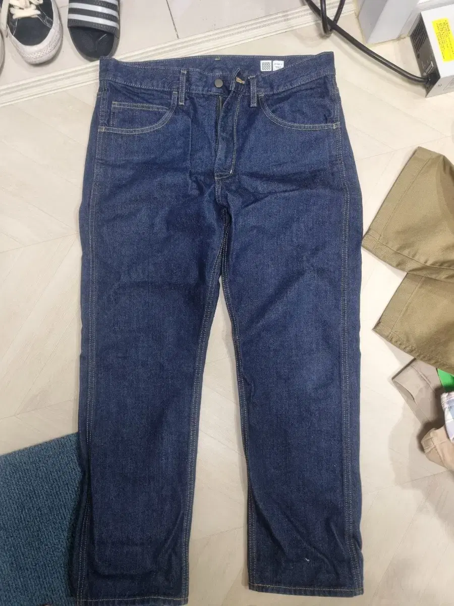 UniqloU Jeans 33