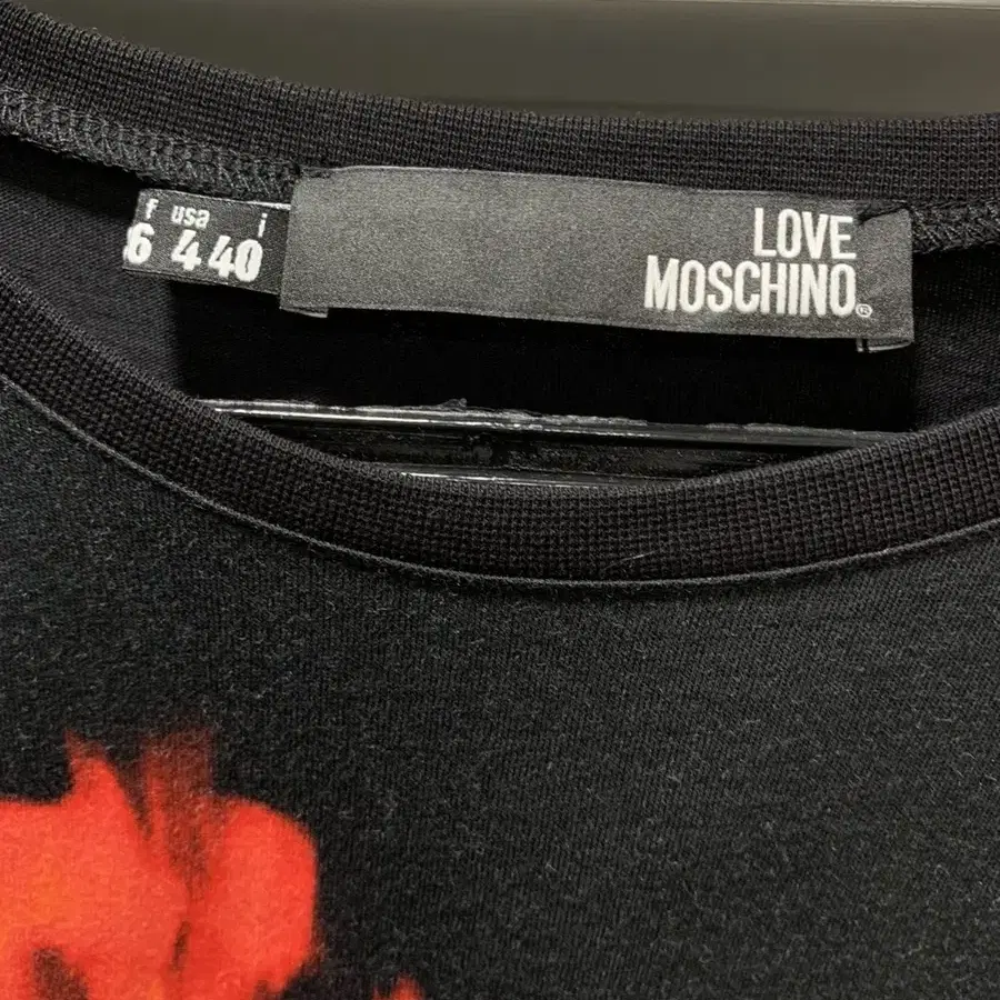 LOVE MOSCHINO 티셔츠