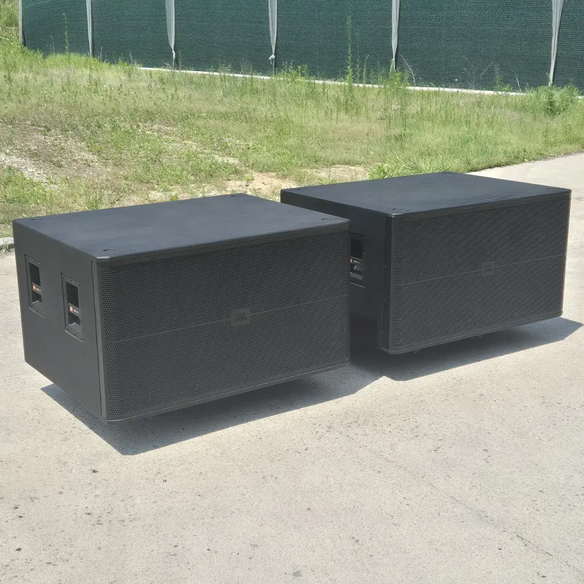 JBL SRX728S