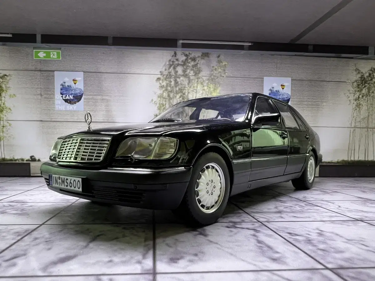 1:18 Mission Model Benz S-Class W140 Model