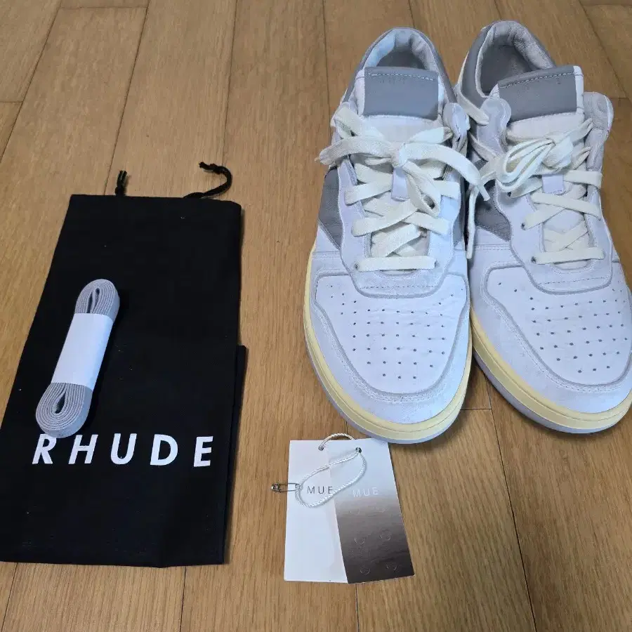 RHUDE 스니커즈 새상품 판매합니다