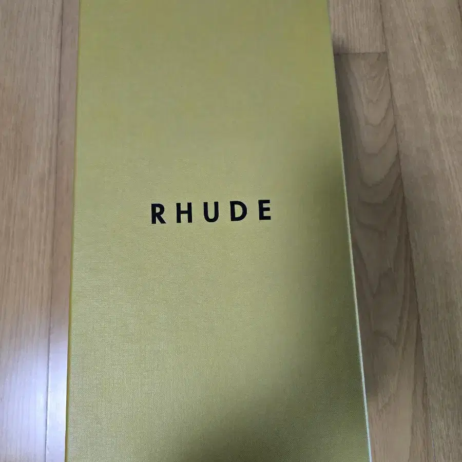 RHUDE 스니커즈 새상품 판매합니다