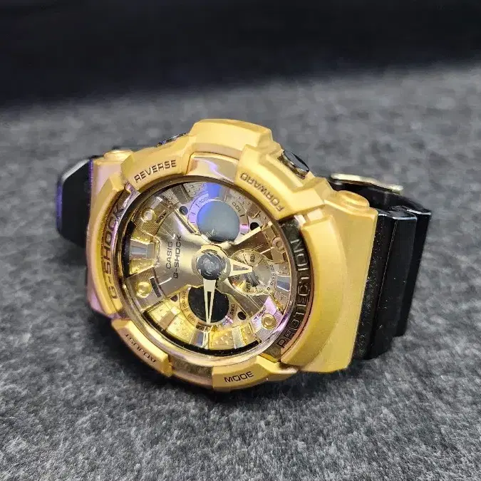 g shock GA-200GD-9B2DR 손목시계