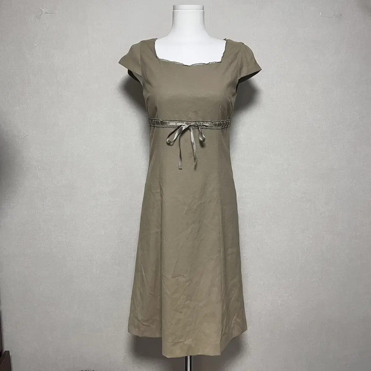 Ribbon Point Vahn Short Sleeve ONEPIECE