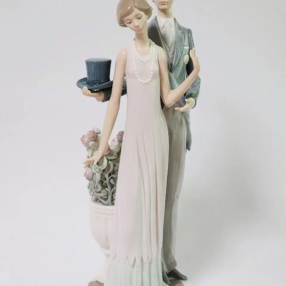 LLADRO 야드로 1430 상류사회 High Society 피겨린