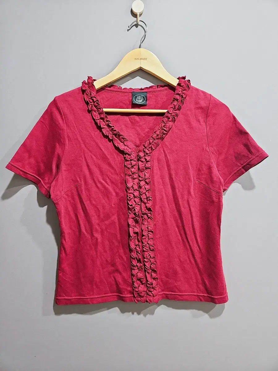 [25% discount] Laura Ashley Wine-colored Vahn-sleeved T-shirt