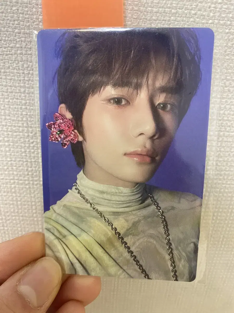 txt beomgyu photocard (rollerbike)