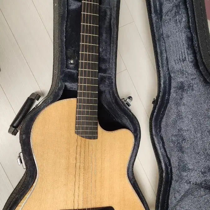 Batson GC21 Troubadour