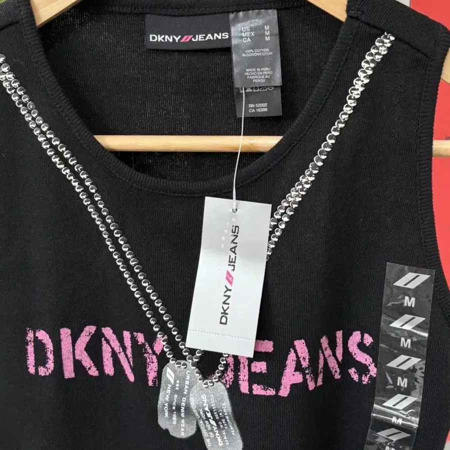 DKNY 기믹 탱크탑