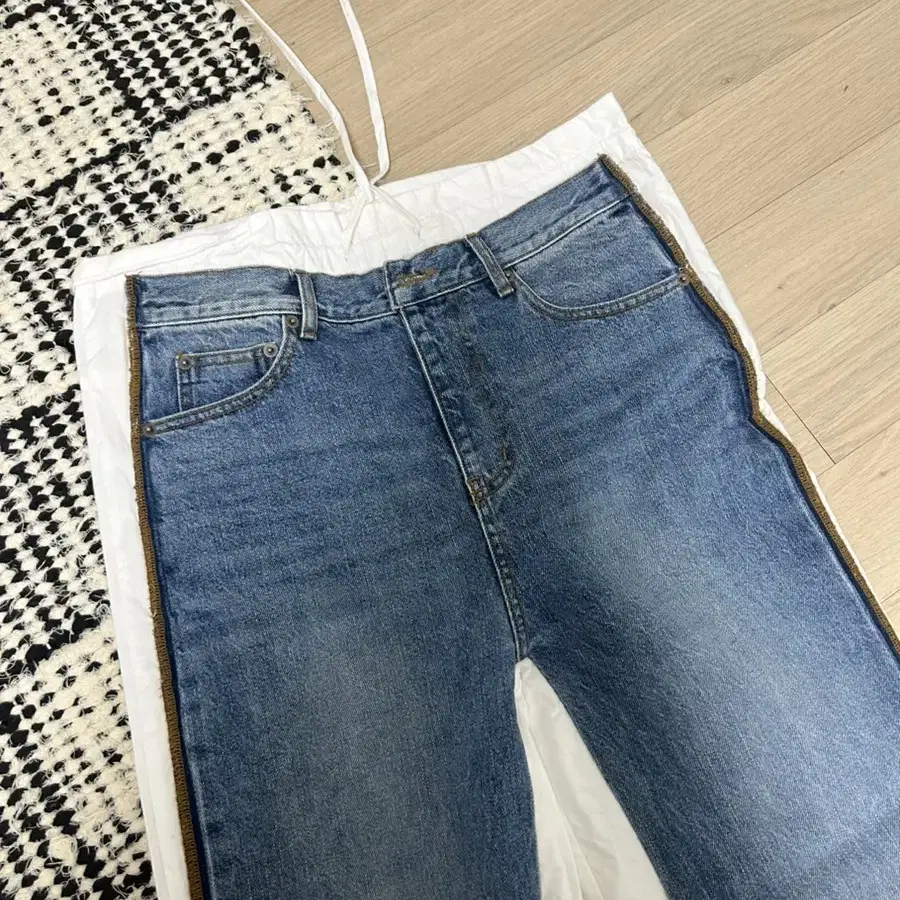 [더오픈프로덕트] front jeans cotton pants white