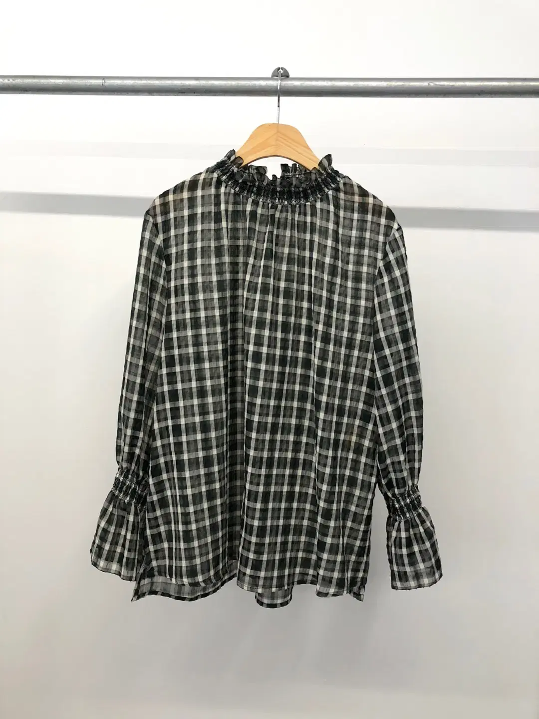 Duell Shear Ruffled Check Blouse 55