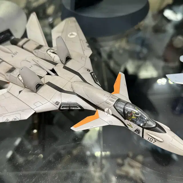 마크로스YF-21,VF-22 ,VF-11B ,SV-51 프라모델