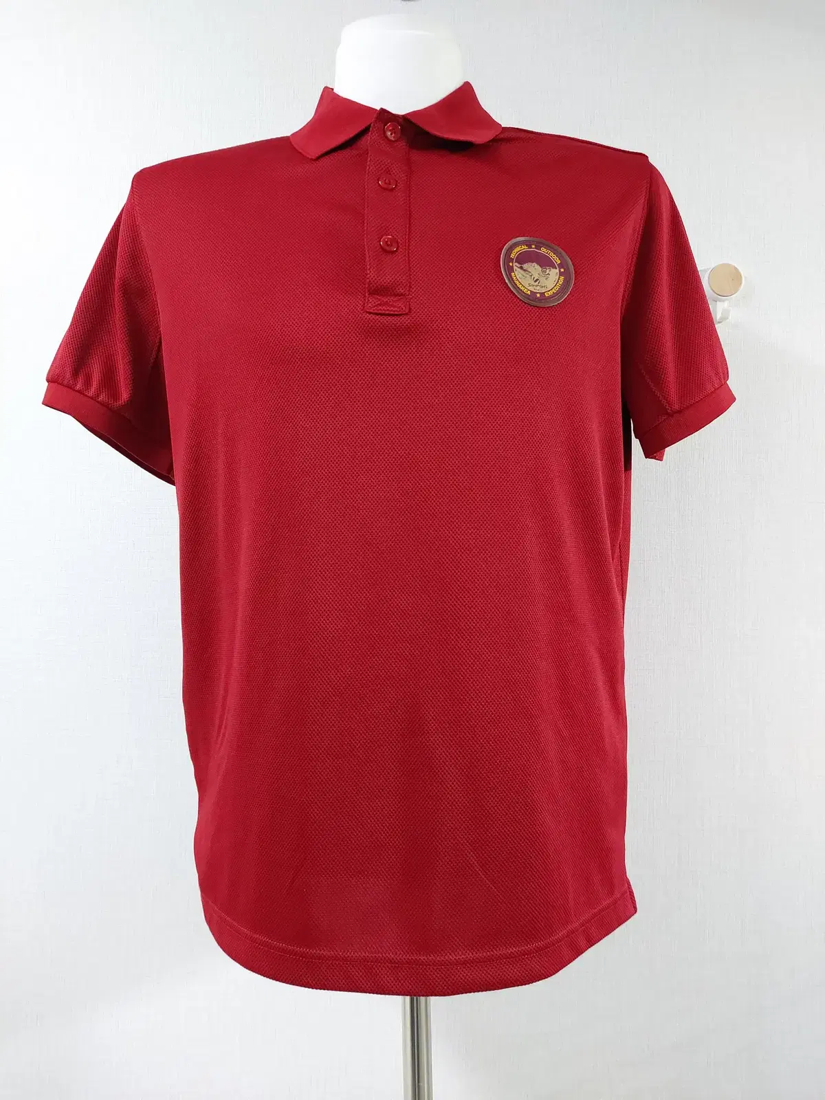 Serengeti Men's Mountaineering T-Shirt Karati Red 105 Patch Logo