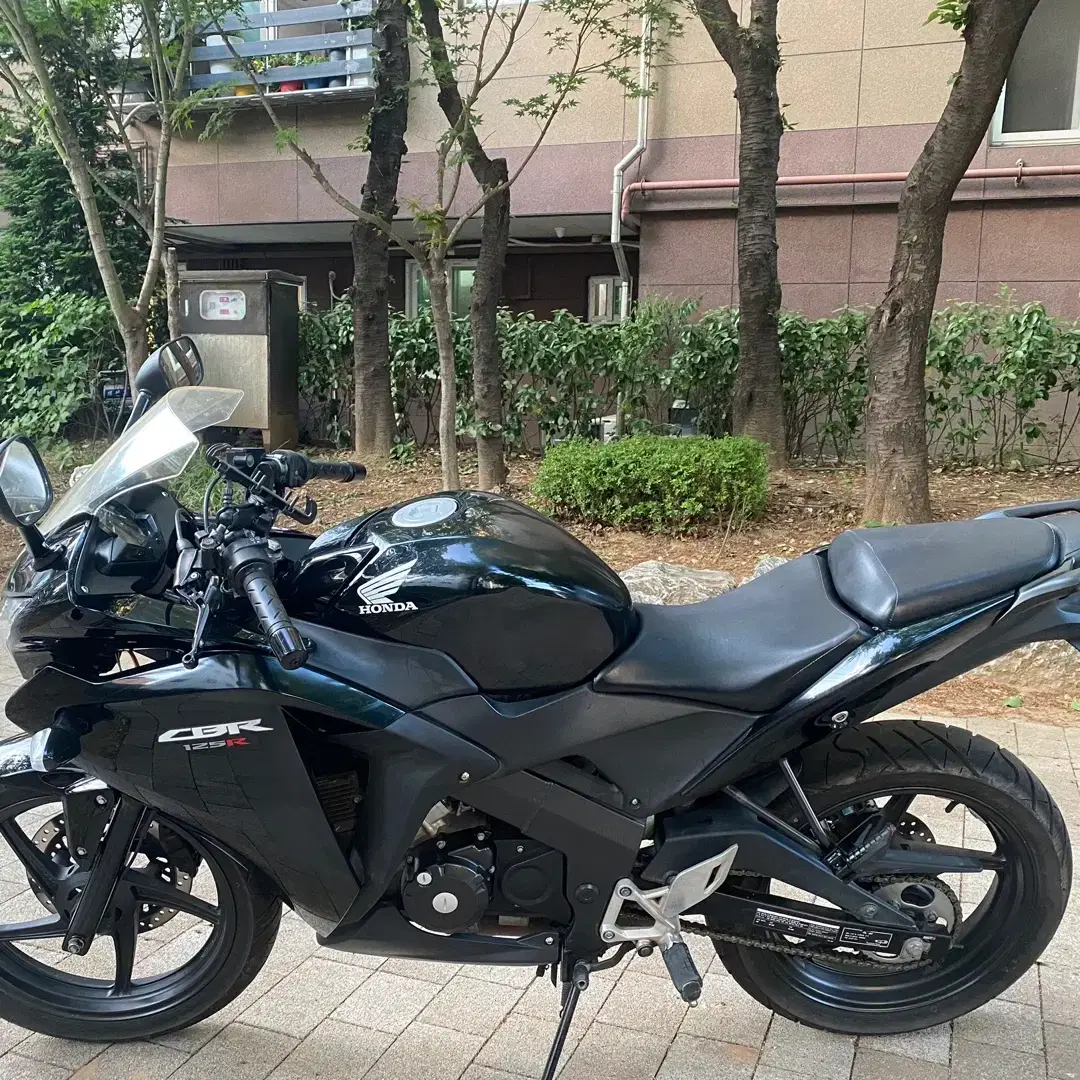 2014년 CBR125 블랙색상 판매합니다.