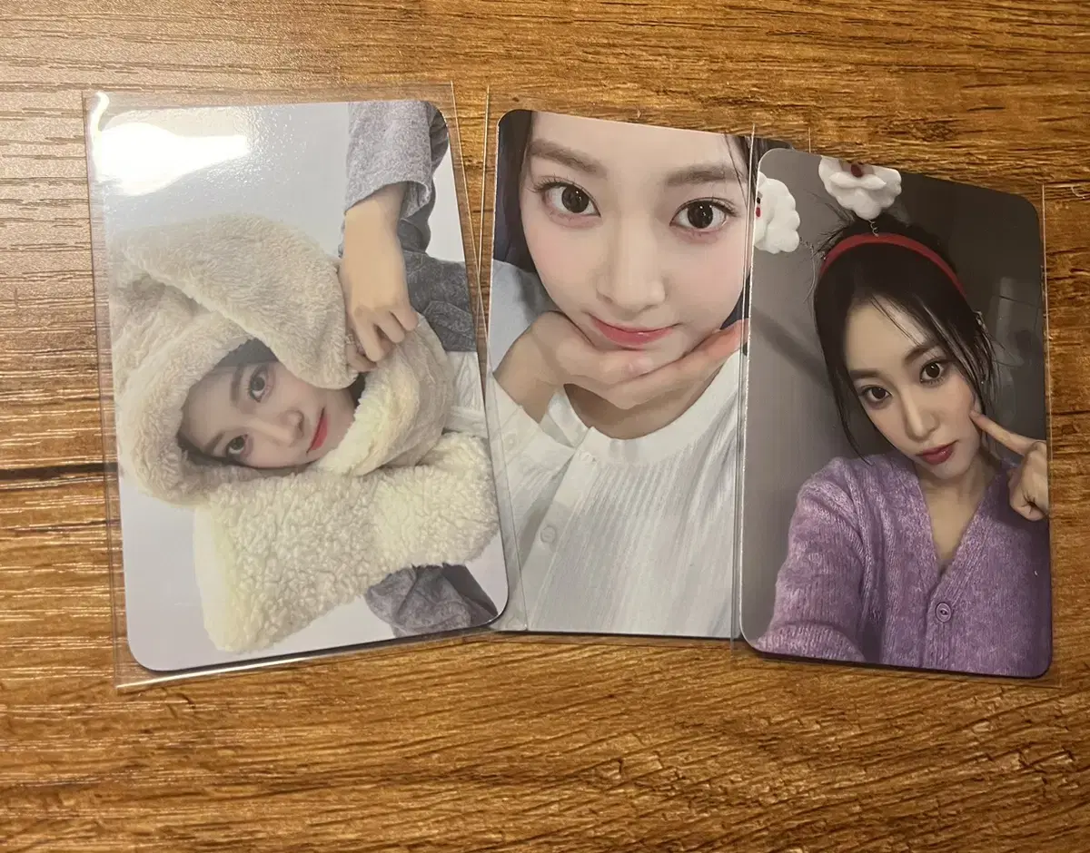 Weekly zoa unreleased photocard photocard wts Sells