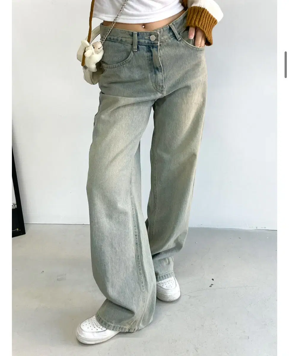 아쿠비클럽 basic sand washing denim pants