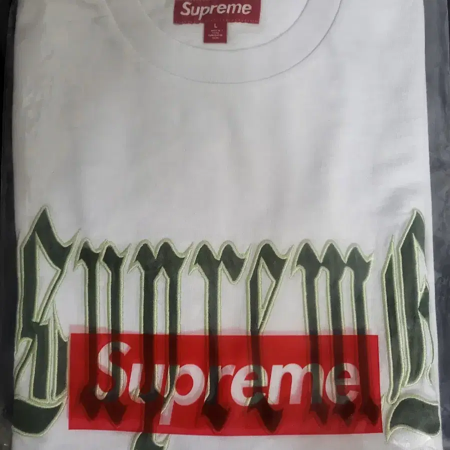 슈프림Supreme Old English Black/White-24SS