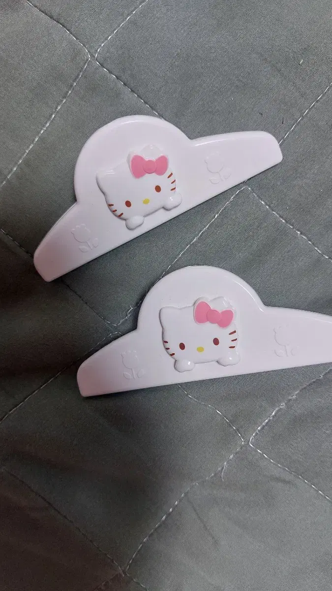 Two Kitty Pincers (new product)