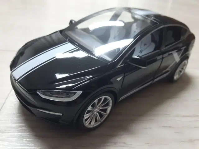 1:24사이즈 테슬라 모델X TESLA MODEL X 블랙 미사용 새상품