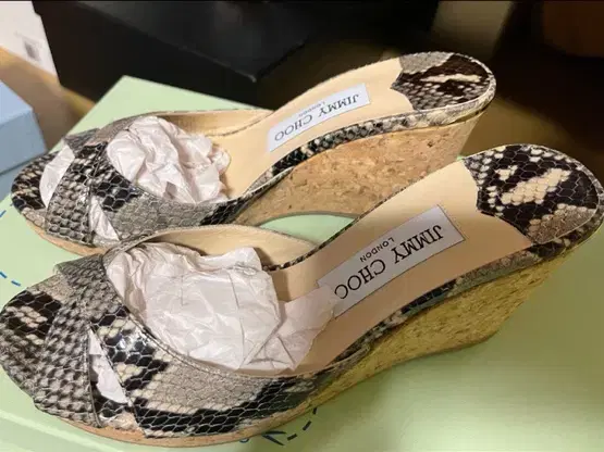 지미추 Jimmy Choo python 웨진힐 샌들 미착용