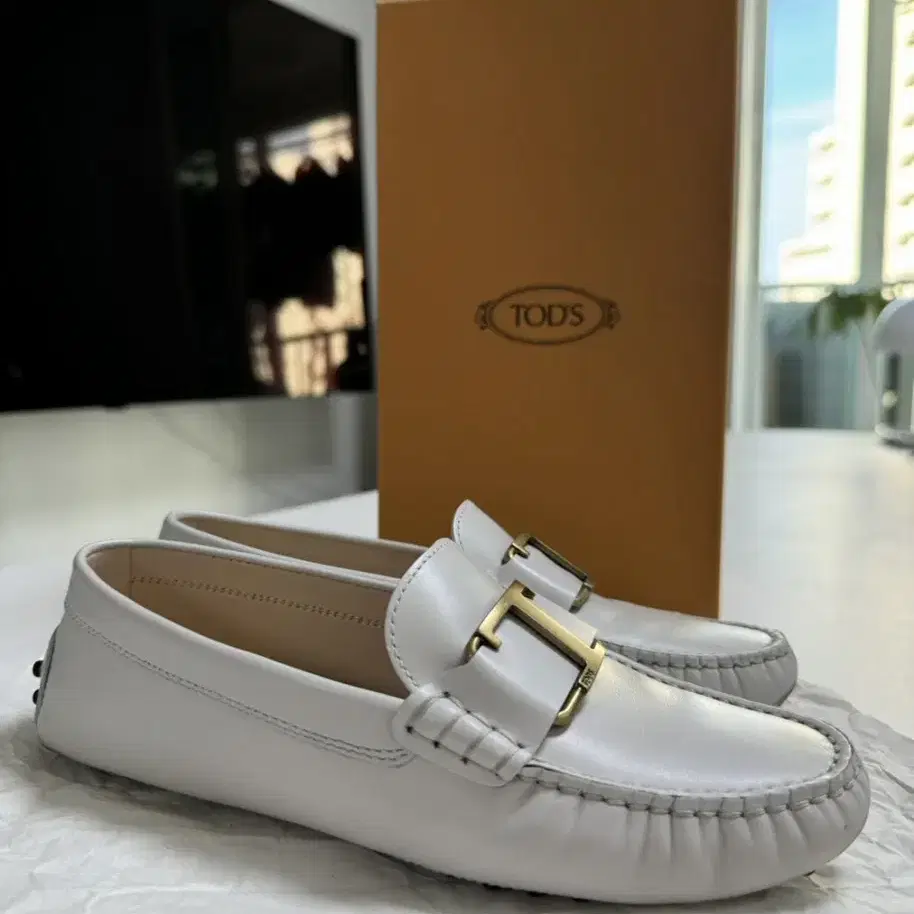 TODS 토즈 정품 화이트 로퍼 판매 (박스,개런티카드,파우치 포함)