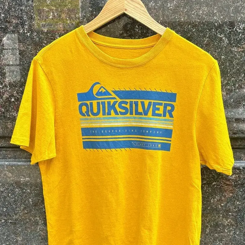 quiksilver 퀵실버 옐로우 반팔티셔츠