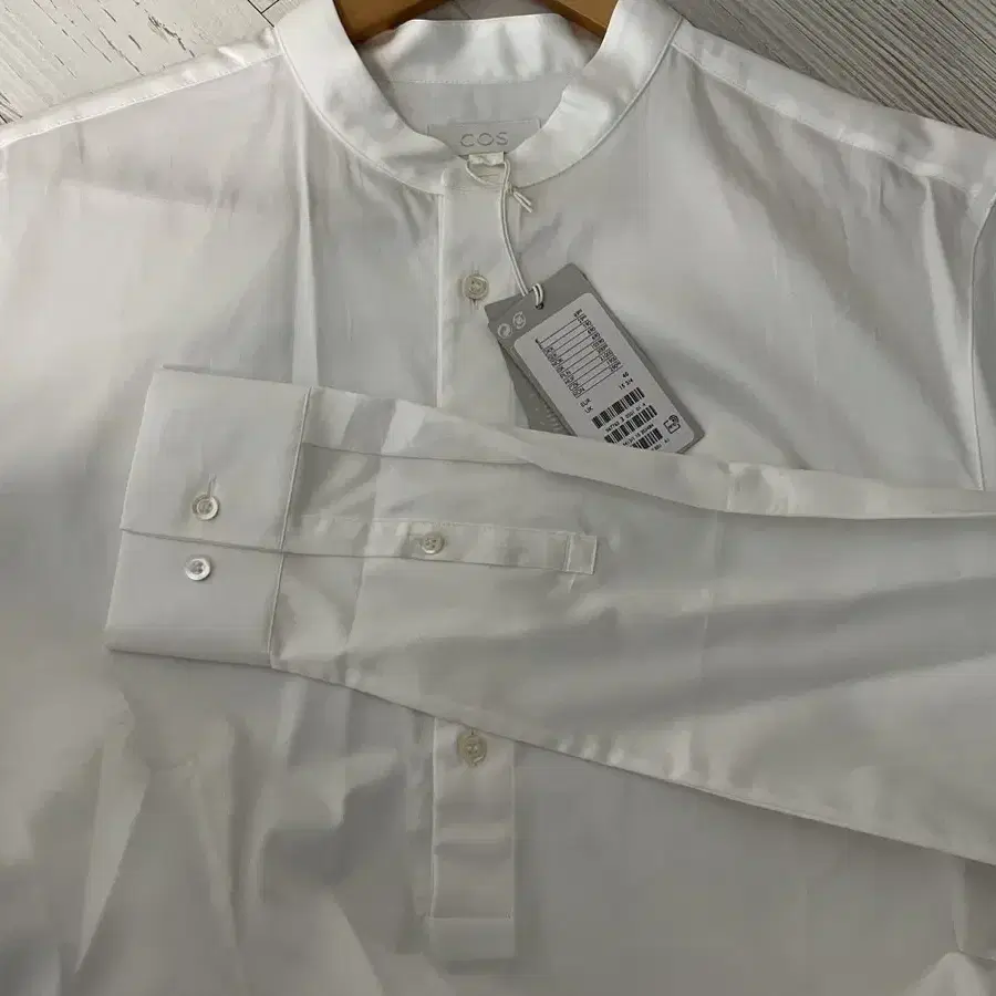 코스  Collarless Shirt 화이트 셔츠 40사이즈 팝니다