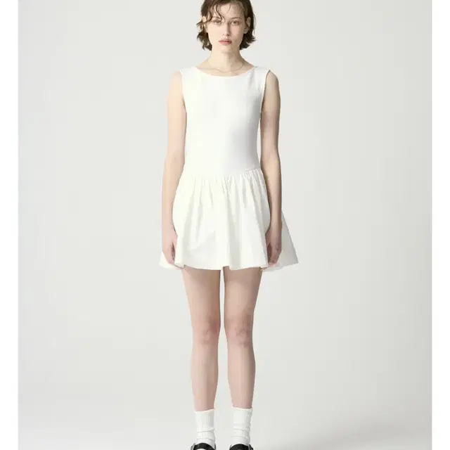 글로니 BLOOM SLEEVELESS MINI DRESS (WHITE)