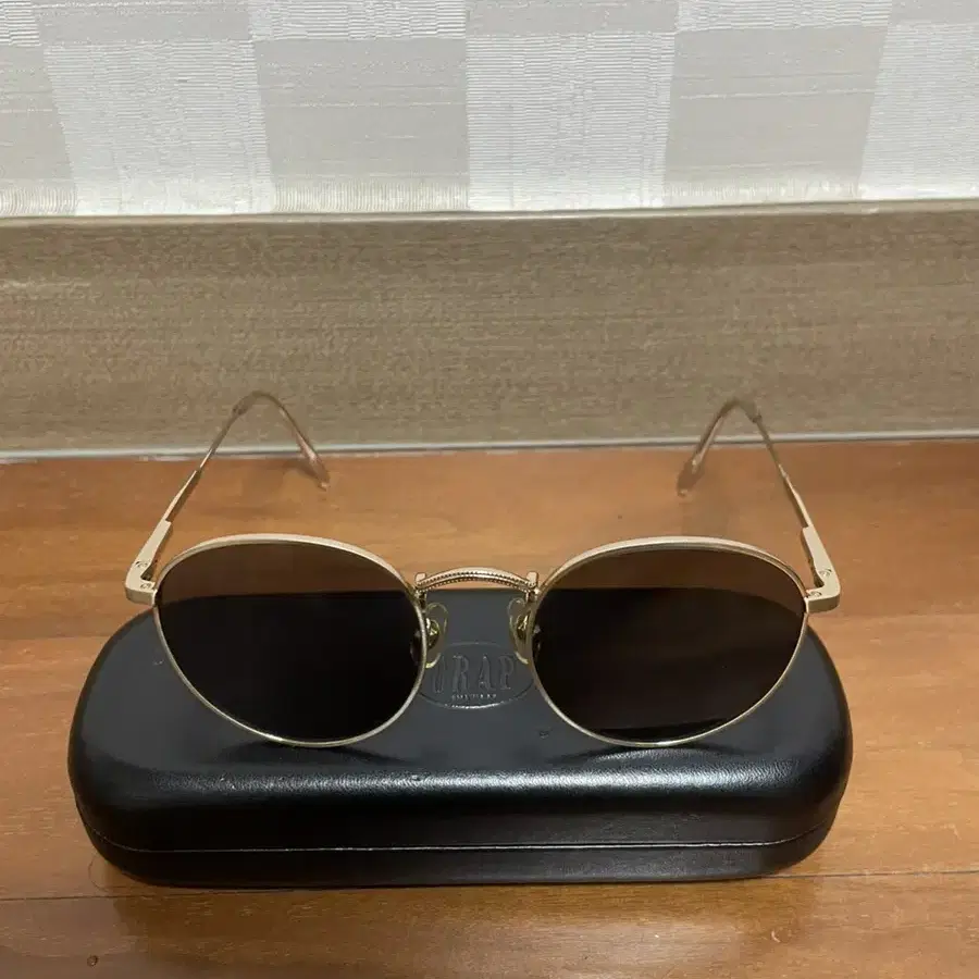 Crap eyewear : 선글라스(The Tuff Patrol)