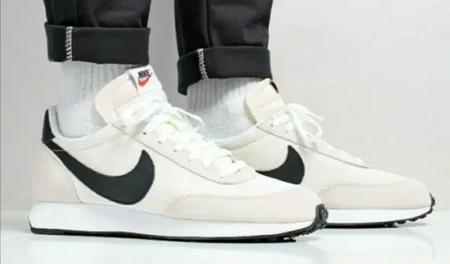 NIKE 나이키 스포츠 테일윈드79 검흰 280mm