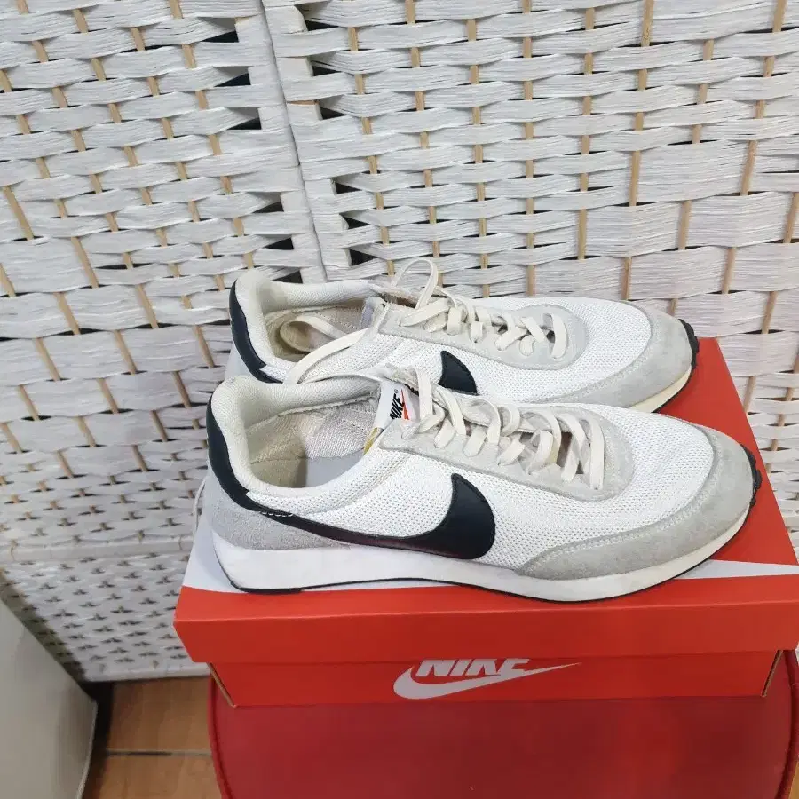 NIKE 나이키 스포츠 테일윈드79 검흰 280mm