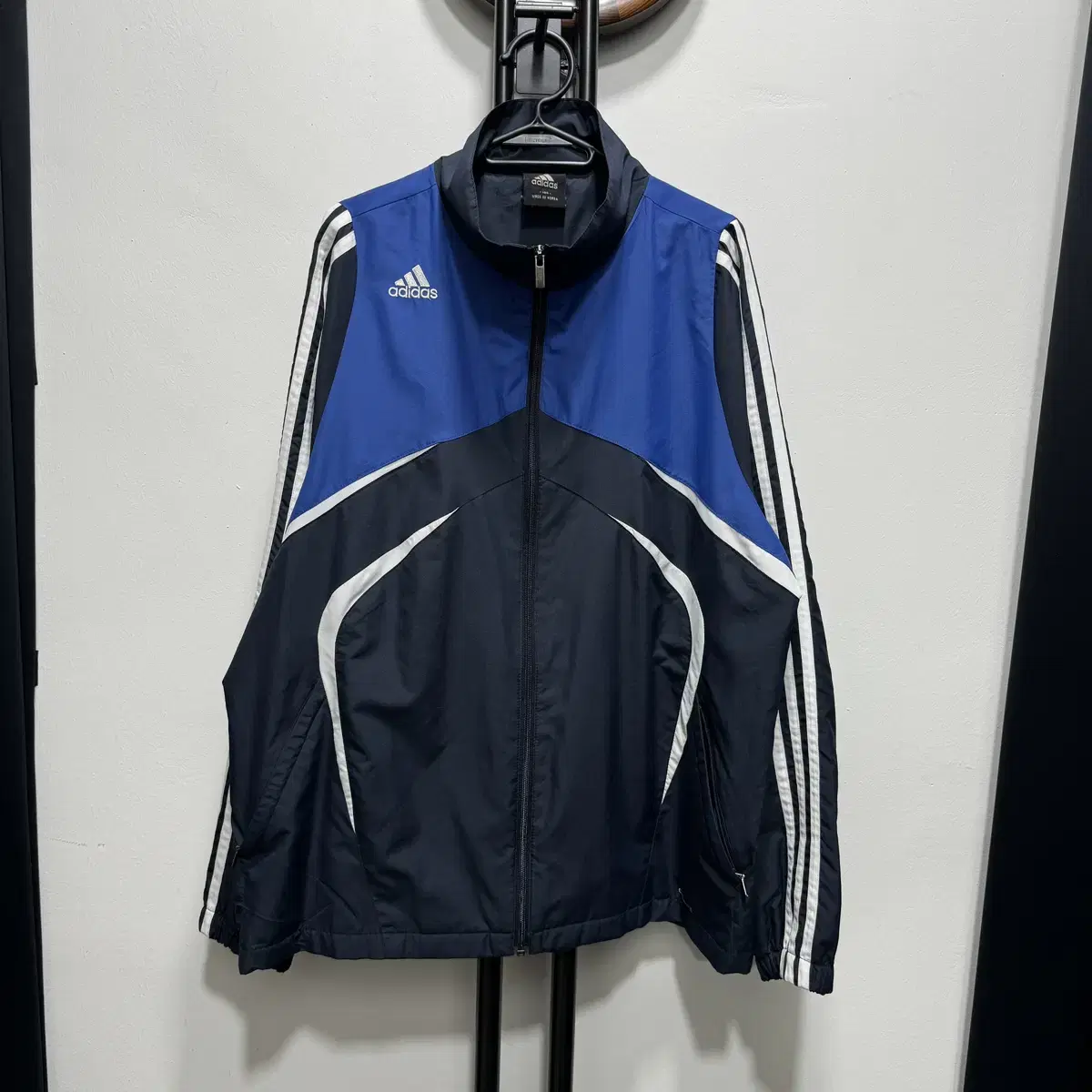 105 Windbreaker with adidas tee