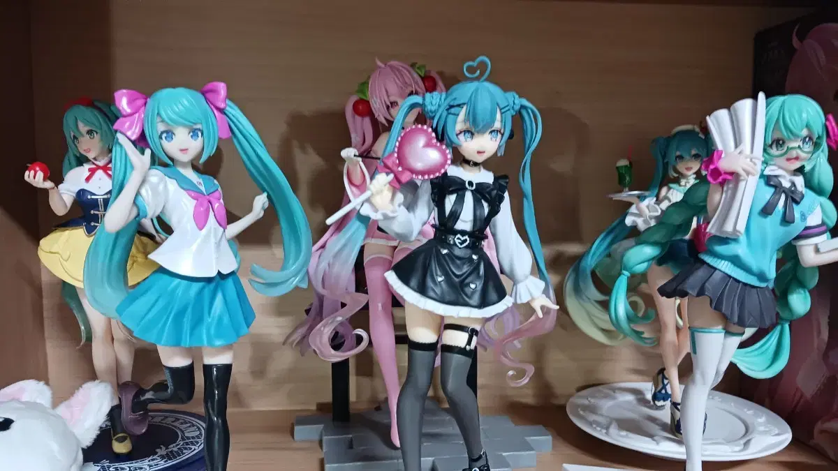 Hatsune Miku Figures sell Hatsune Miku wts Bishoujo Classics Bangku