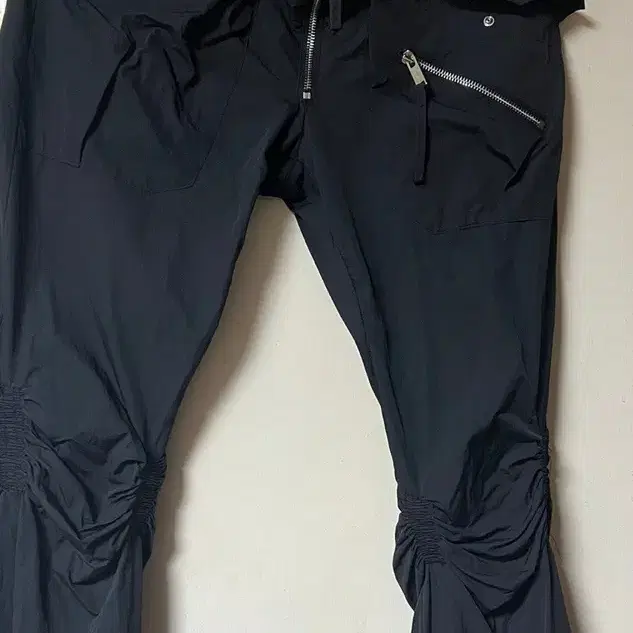 나체 EXPOSURE ZIP DETAIL PANTS 디테일 나일론 부츠컷