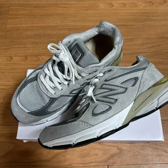 뉴발란스 990 V4 230