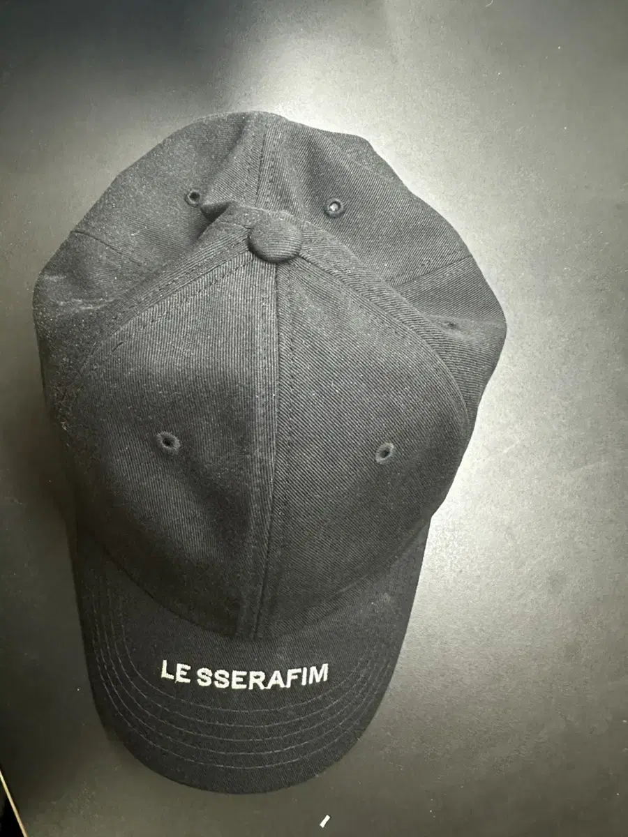 Le sserafim popup store merchandise hat