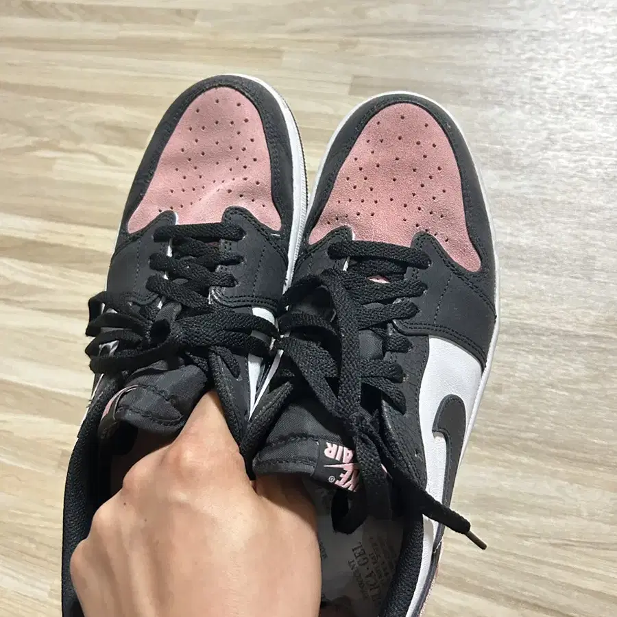 Jordan 1 Retro Low OG Bleached Coral