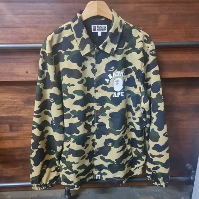 Bape 퍼스트 카모 코치자켓 (택 L)