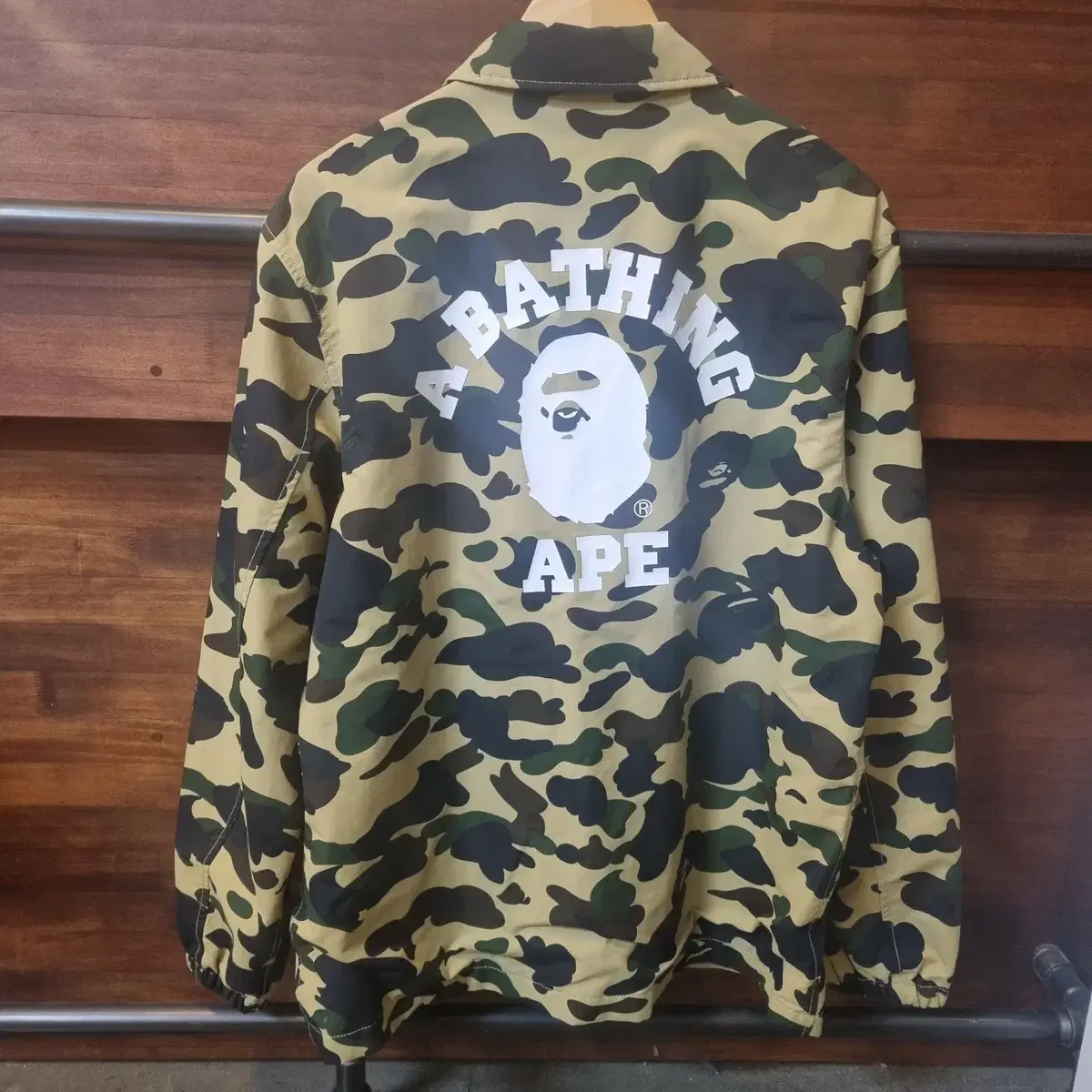 Bape 퍼스트 카모 코치자켓 (택 L)