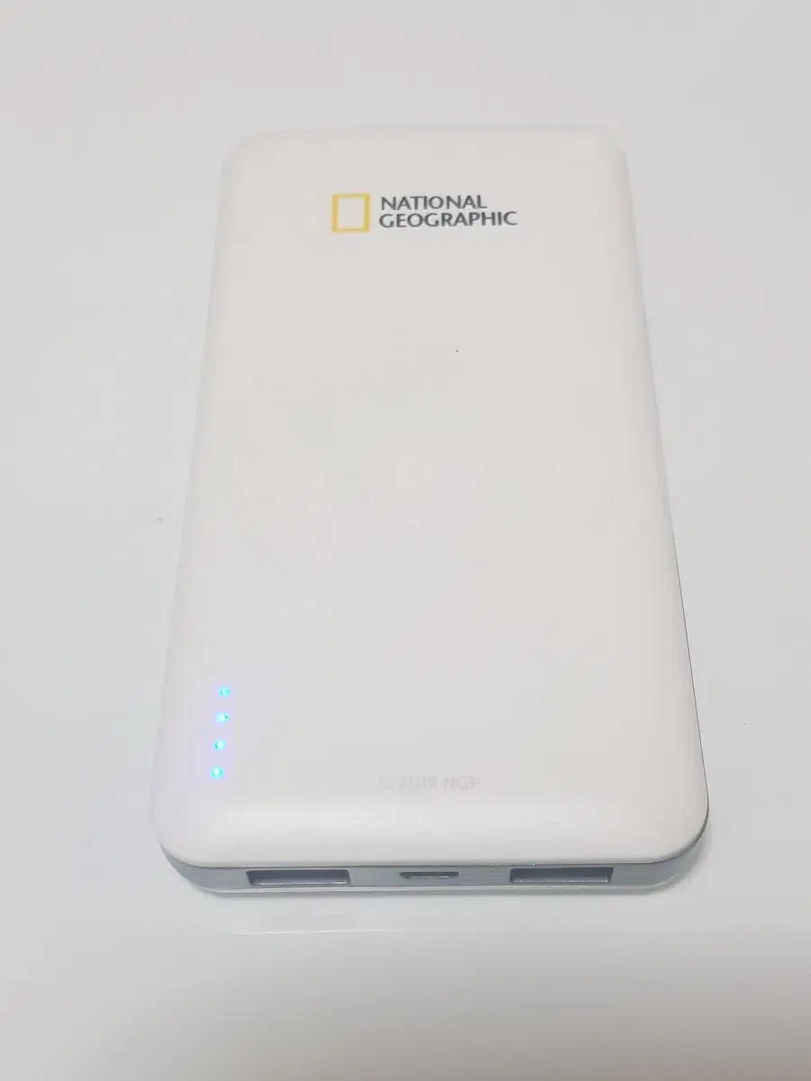 Q10S 듀얼타입 보조배터리 10000MAH(내셔널지오그래픽 로고)