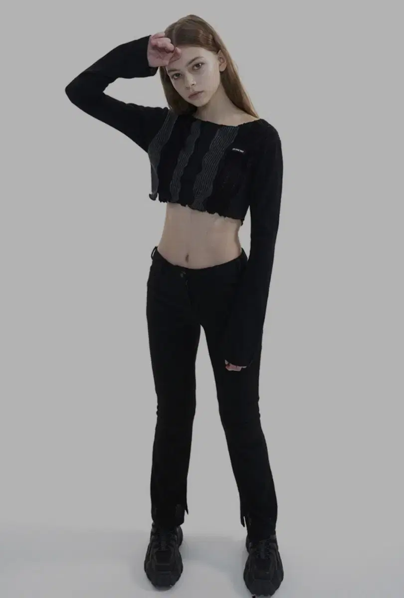 오드원아웃 Patch work knit crop_Black