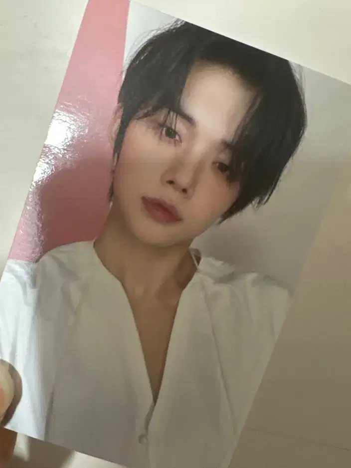 Hanni I'm selling this severe instrument photocard 