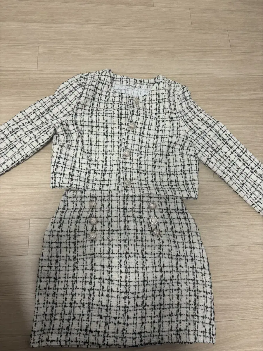 Bonded Women's Tweed Jacket Set