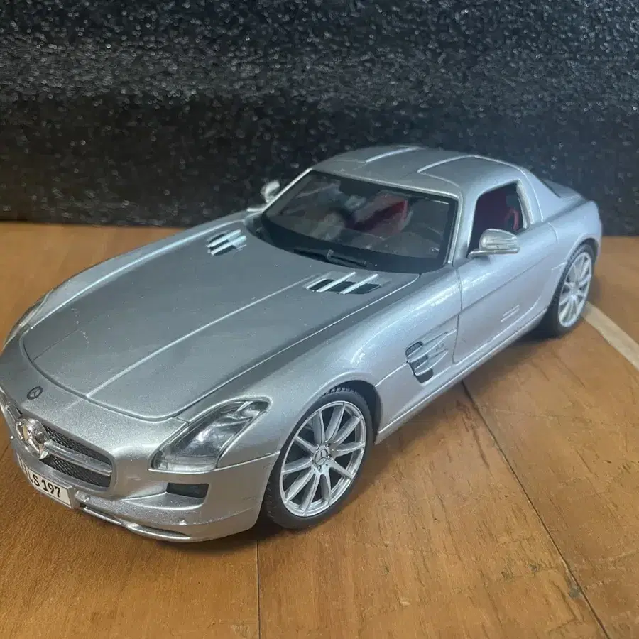 메르세데스 벤츠 SLS AMG 1:18 다이캐스트 피규어 인테리어 소품