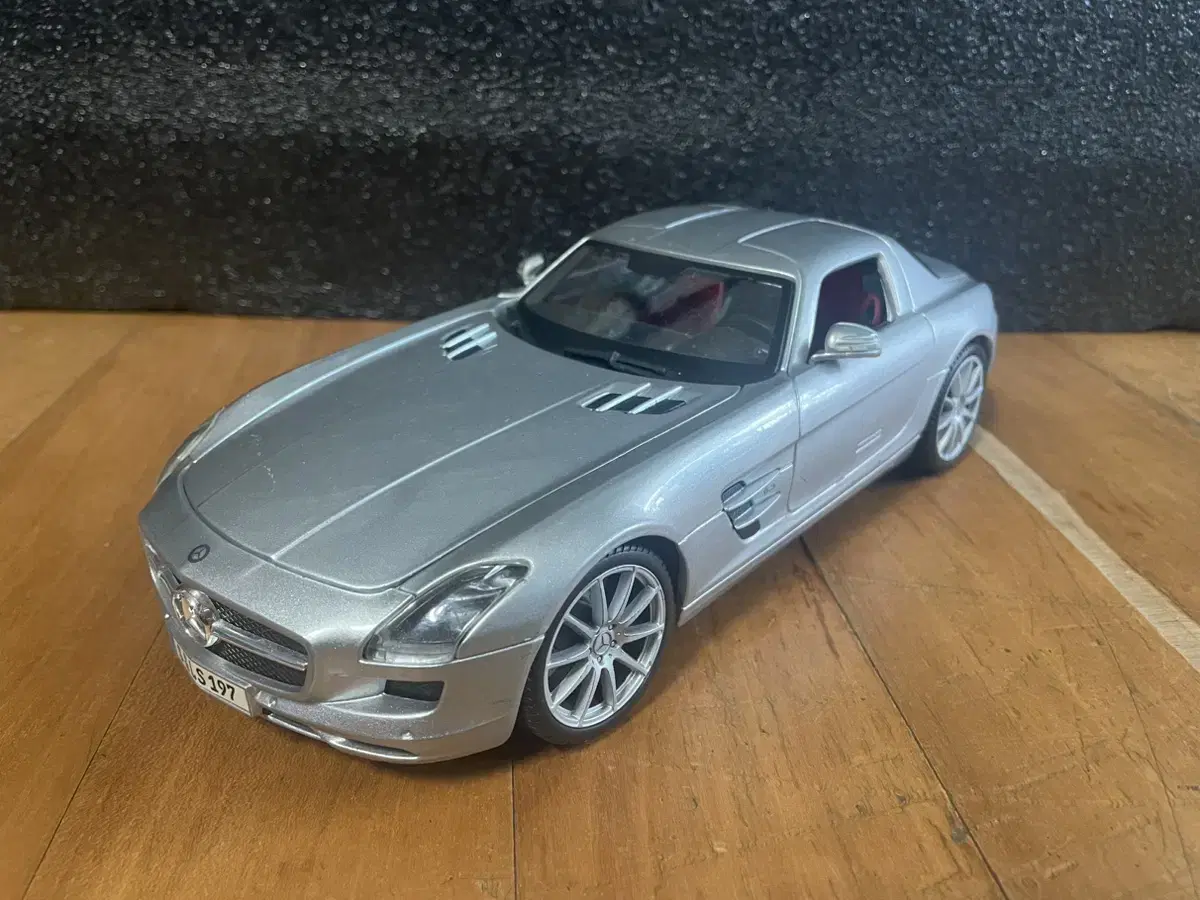 메르세데스 벤츠 SLS AMG 1:18 다이캐스트 피규어 인테리어 소품